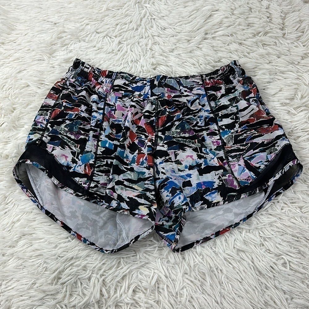 Lululemon Hotty Hot Short II (Long 4") Culture Clash Multi Black / Black